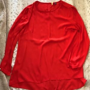 Vince Camuto top size M